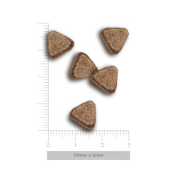 Amanova Sterilised Low Grain sausas pašaras su lašiša ir bolivine balanda sterilizuotoms katėms